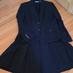 2 piece ladies classic suit!!!
